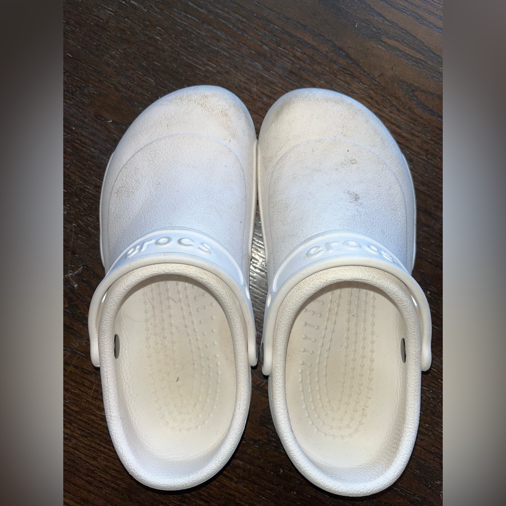 Women’s White Crocs Size 8